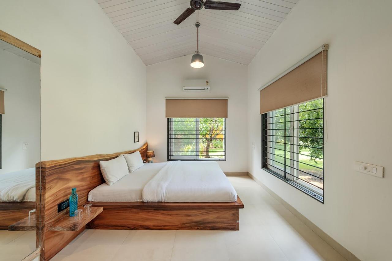 Saffronstays Casa Manga, Karjat - Pet-Friendly Pool Villa Near Nd'S Film World And Saltt Exterior photo